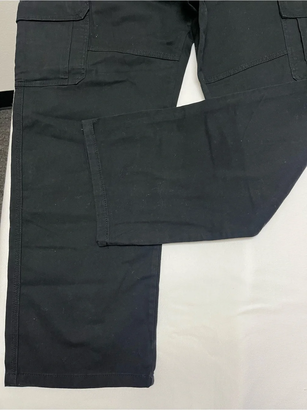Wrangler Men’s Relaxed Fit Black Pants NWT 38x30 Epic Soft Straight Leg - Picture 2 of 8